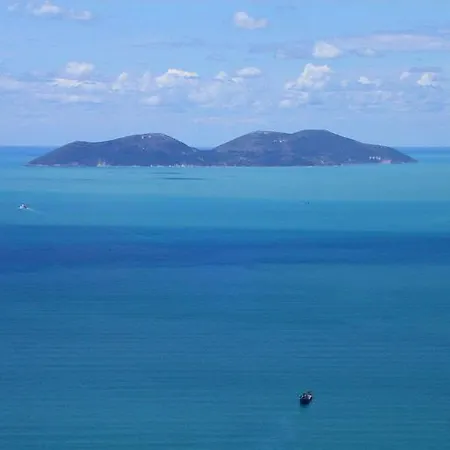 Springwater Bay *